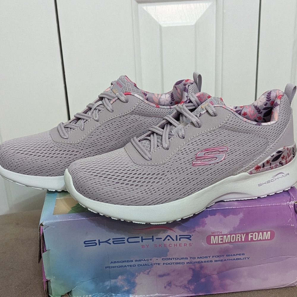 Skech- Air Dynamight Sneakers - Picture 9 of 12